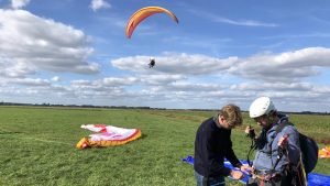 klaarleggen paragliding lier